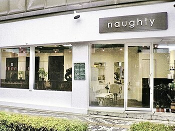 naughty【ノーティ】