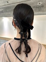 アイヴィー(IVY)&nbsp;パーティヘアツイン編みおろしヘア【肥田亜沙美】