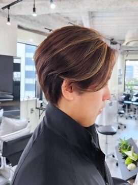 エイス 梅田 中津(Ace) センターパート メンズハイライト