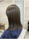 オリーブグレージュ