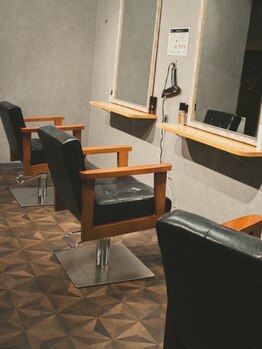 カウンセリングから仕上げまで、マンツーマンで対応。髪の悩みに寄り添う丁寧な施術が魅力♪