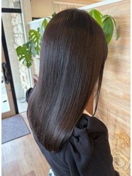 艶と抜け感のロングスタイル