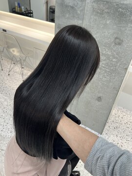 ロール 博多(Role) 縮毛矯正/髪質改善/ミディアムレイヤー/酸性ストレート/透明感