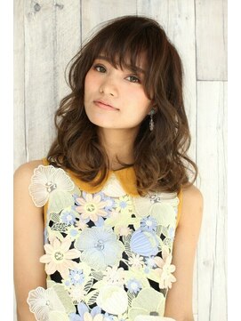 サファイア(SAPPHIRE) 花畑に咲く1輪の花<m(__)m>