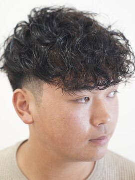 メリケンバーバーショップ コウベ(MERICAN BARBERSHOP KOBE) メンズカットバーバースタイルカルマパーマN2