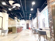 １、子連れで行っても大丈夫ですか？　２、妊婦でも大丈夫ですか？　３、友達と同時来店は大丈夫ですか？