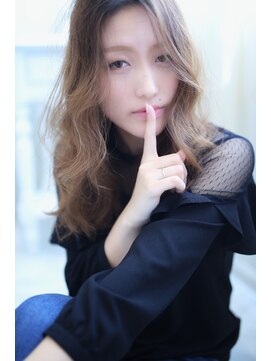 ラヴィーレ(lovin'le) 【lovin'le】大人かわいい☆透明感アッシュベージュ