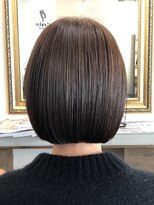 ミズグラート(Ms. grato) クラシカルな耳かけボブ