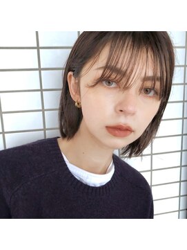 クーエフー(coo et fuu) 20代30代大人可愛い耳かけ小顔ボブ艶髪シアグレージュカラー近藤