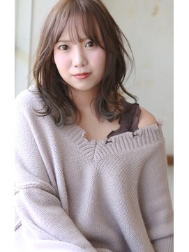 ラファンジュ ヘアー クレオ(Rohange hair Creo) 【Creo】プラチナベージュのヌーディミディ#小顔