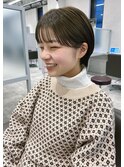 ○耳かけタイトな丸みコンパクトショートボブ