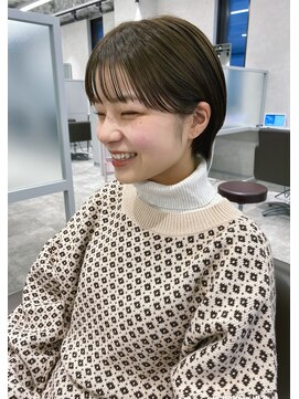 キートス(Kiitos) ○耳かけタイトな丸みコンパクトショートボブ