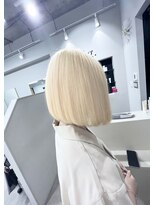 ユウル 横浜(juhl.)&nbsp;ブリーチ抜きっぱなし/ハイトーンカラー/ぱっつん前髪/韓国/ボブ