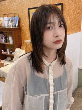 ハニー 町田(HONEY) シャギーレイヤー　内巻き　レイヤーカット　グレーベージュ