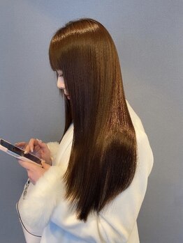 シンカ(shinka)の写真/【表参道駅徒歩6分】ツヤ髪を活かして、伸ばしかけでも決まるカット♪流行のレイヤーカットもお任せ下さい!