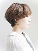 切りっぱなしショート・ボブ/絶壁解消/前髪なし/40代/30代/丸顔