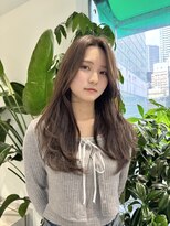 ノラ ウメダ(NORA UMEDA) 小顔に見えるハイレイヤーカット