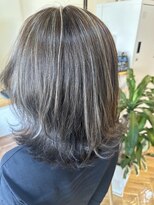 エルア(elua) 白髪ぼかしハイライト