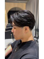 レボ 片町店(Revo) 圧倒的清潔感!海外風フェザーショート×ローテーパーフェード!