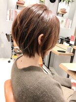 ミッシェル アフロート(michelle afloat)&nbsp;20代30代40代50代Cカーブレイヤー小顔ひし形ツヤくびれショート