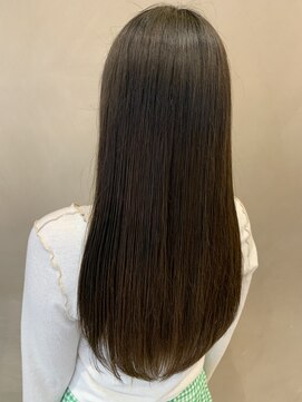 トゥルー 渋谷(TRUE) イルミナカラー/酸熱ストレート/oggiottoトリートメント/渋谷