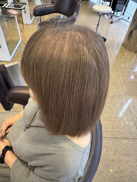 レッド(ReD) 白髪ぼかし/白髪ぼかしハイライト/脱白髪染め/金沢/髪質改善