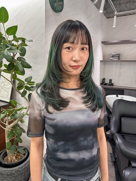 トーン(tone) 【注目のデザイン】グリーンアンブレラカラー×レイヤーカット