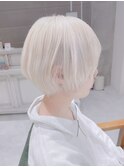 ホワイトブロンド/ショートボブ