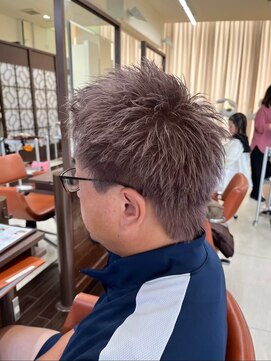 MEN’S HAIR/サーフカール/刈り上げセンターパート/成田