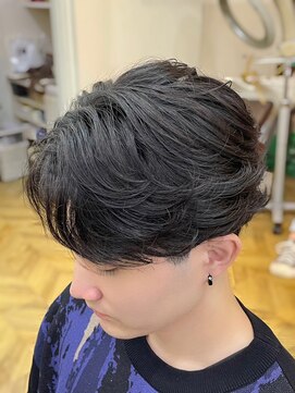 レボルトヘアー(R EVOLUT hair) MEN’S HAIR/サーフカール/刈り上げセンターパート/柏駅
