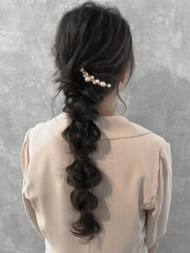 イール(iIIL) 【iIIL hair lounge】編みおろしお団子タマネギシニョン