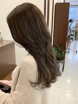 キアラ(Kchiara) 寒色ブラウン