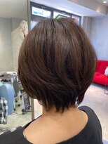 ニッチ(Niche) ふんわり大人ショート