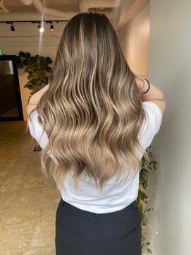 メリー オオサカ(Merly Osaka) これぞ外国人風バレイヤージュ_シルキーグレージュ_