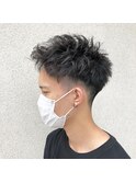 短髪にツイストパーマをかけてスパイキーヘア〇