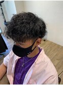 刈り上げセンターパートサーフカールブルーブラッフェザーパーマ