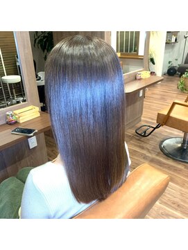 プリュム(Plume) 20代30代40代大人かわいい愛されツヤ感ストレートロング