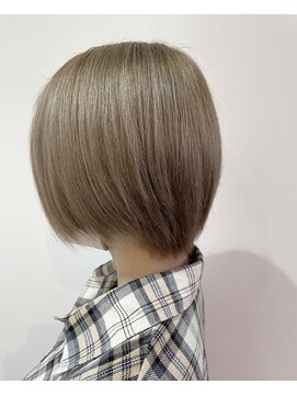 ミルバイアンフィニー(MIL by INFINI) ハンサムショートミルクティーベージュ