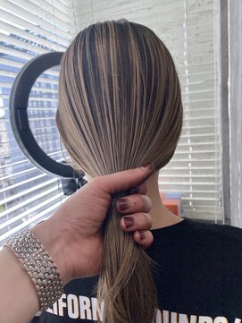 アポロ 横浜駅店(apollo) ハイライトバレイヤージュダブルカラーミルクティーベージュ