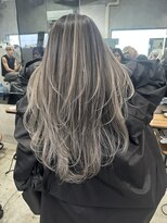 エイム(AiM)&nbsp;バレイヤージュ(白髪ぼかし)