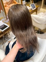 スペックホルダーミミ(Spec Holder mimi)&nbsp;暗めカラーアンニュイグレージュロング