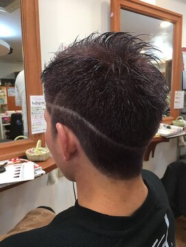 カルフール ロコ 草加西口店(Carrefour LOCO) 七三分け”ベリーショート”