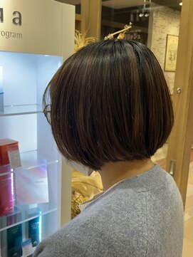 リミックス 南国店(remix) 丸みショートボブ