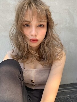 イソラブル 日比野店(ISOLA-blu) 柔らかミルクティーカラー