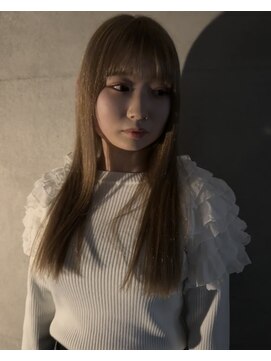 スノッブエモア(SNOB emoi) ハイトーンはベージュで