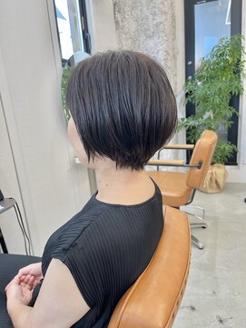 セム(sem) ショートボブ白髪ぼかしハイライト髪質改善カラー