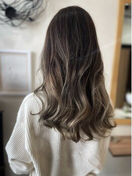 一人一人の髪のダメージに合わせて丁寧にカウンセリング・使用薬剤のご提案♪キレイなツヤ髪で印象UP◎