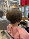 ステップボーンカットカットボブショートハイライト白髪ぼかし