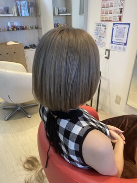 ヘアーリゾートラシックアールプラス(hair resort lachiq R+) 《R+》ミルクティアッシュ/ボブ/ダブルカラー