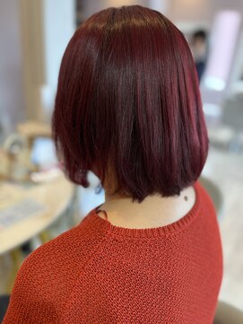 ハグクレア(HUG CLAIRE) カットカラートリートメントミディアムカシスレッドボブ春日井市
